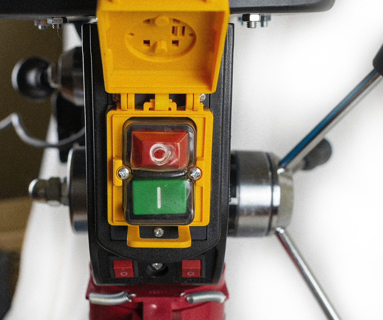 Свердлильний верстат Kraissmann 753 SBD 20 (лазерний вказівник, безступінчасте регулювання обертів, цифровий дісплей швидкості обертання)